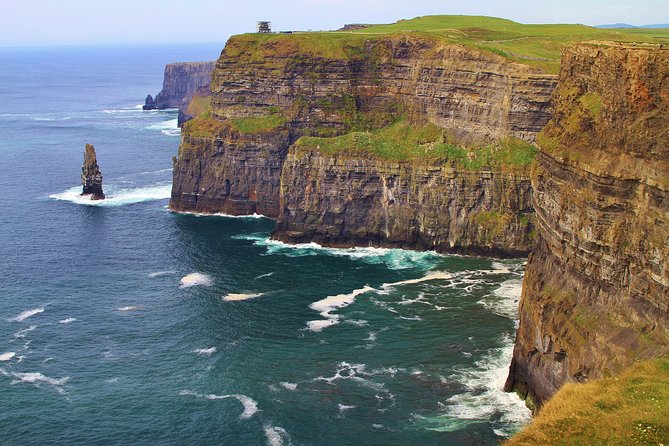 10-Day Ultimate Small-Group Tour of Ireland from Dublin - Day 5: Inis Oírr ferry day, Aran Island stillness, and Galway nights