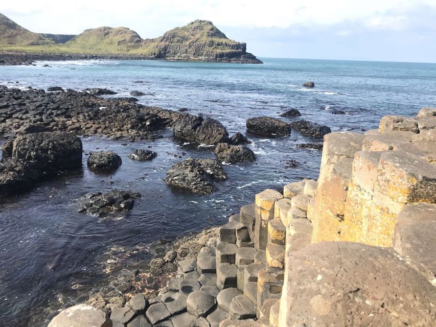 Belfast and Giant's Causeway in Italian or Spanish - What to Bring (and What to Leave): Shoes, Rain Gear, and Bag Limits