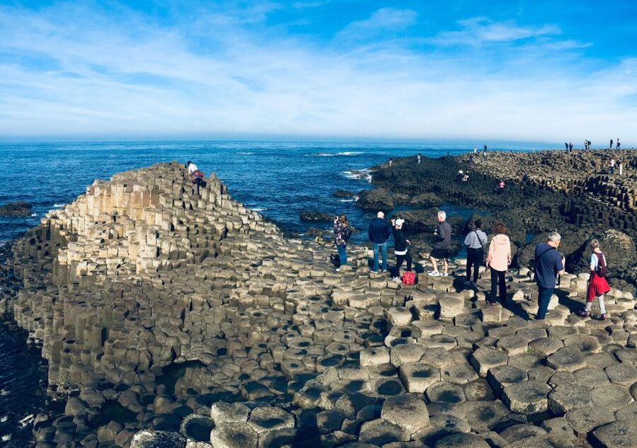 Belfast and Giant's Causeway in Italian or Spanish - Meeting in Dublin and the Road North: Plan for a Real Departure Time
