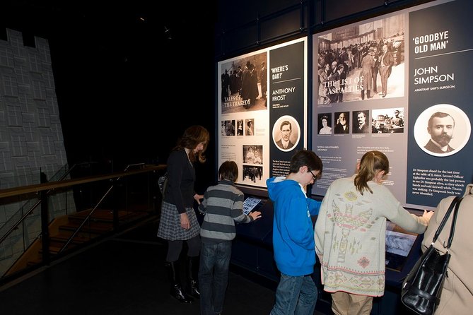 Belfast Day Tour From Dublin: Including Titanic Experience - Black Taxi option: when Belfast history gets real