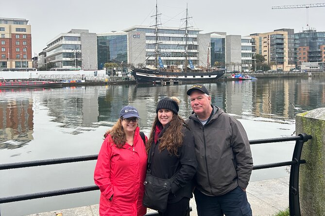 Best Dublin City & Bay Authentic Fun Tour with a True Dubliner - Stops 3–4: Howth Head Views and Howth Castle (Occupied, Not Just Pretend-Fantasy)