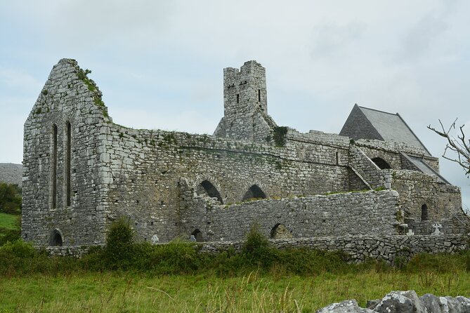 Cliffs of Moher and Burren Private Day Tour - Castello di Doonagore and Doolin Pier: the day’s best photo angles come before lunch