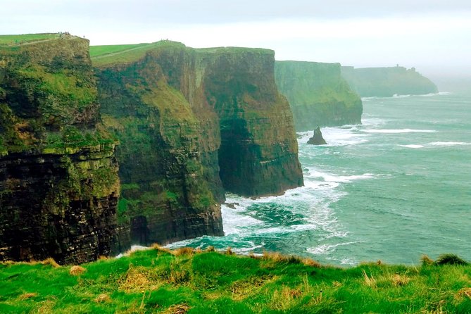Cliffs Of Moher Tour In Spanish - From Dublin to the Burren: the drive that turns into context