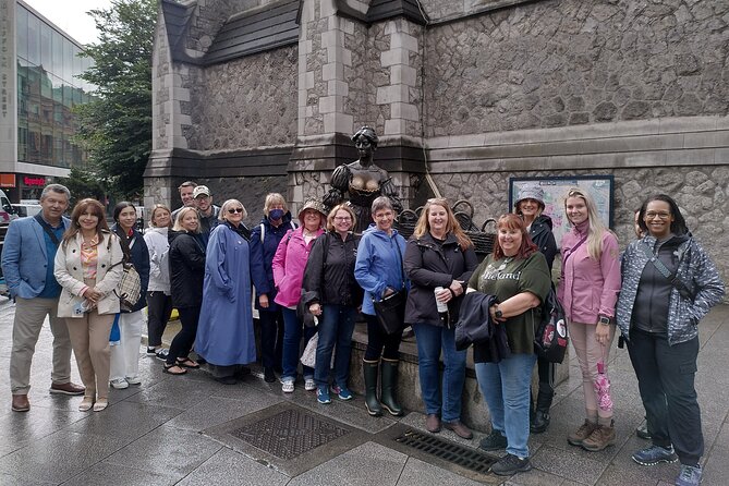 Complete tour of Dublin in Italian - Temple Bar: the nightlife district, explained without the noise