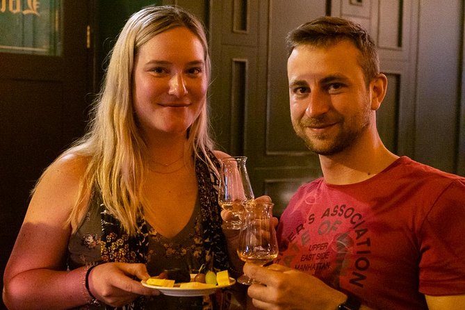 Deluxe Whiskey and Food Tasting in Dublin - Stop 1: The Lincoln’s Inn and the Aged-Whiskey Start