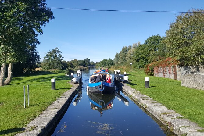 Digby Lock Cruise - Explore Ireland's Historic Grand Canal. - Leinster Aqueduct stop: 1783 engineering and a quick history chat