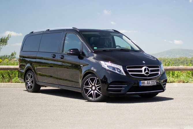 Dublin Airport (DUB) Private Transfer to Dublin City Centre - How pickup really works: voucher, messaging, and meeting your driver