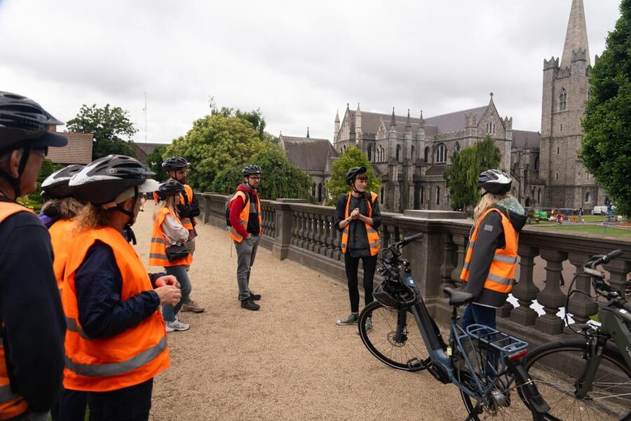 Dublin: Bike & E-Bike Tour with a Local Guide - Riding Dublin by bike: why this tour works
