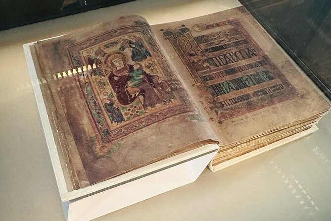 Dublin Book of Kells, Castle and Molly Malone Statue Guided Tour - Price and timing: is $95.53 worth it?