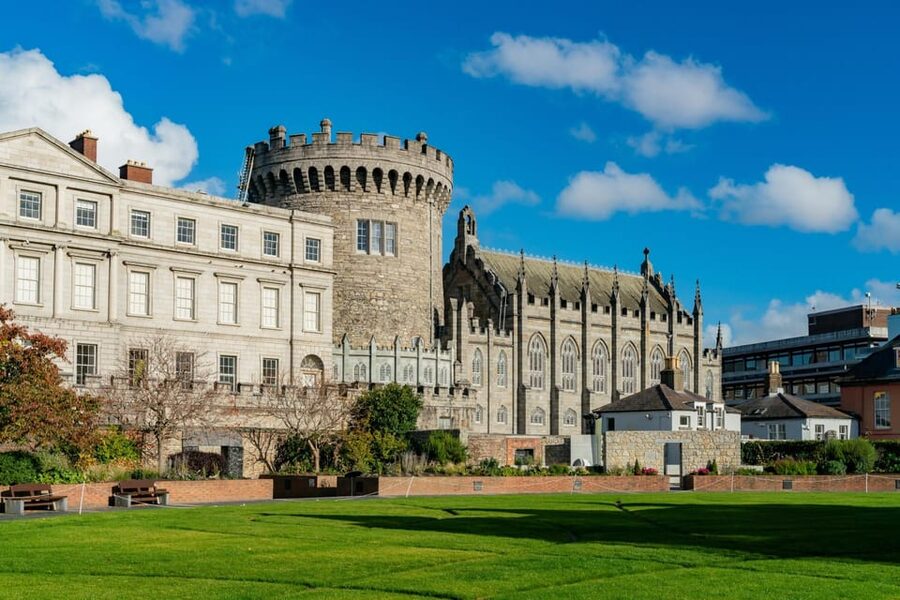 Dublin: Book of Kells, Dublin Castle and Christ Church Tour - Old Library and the Book of Kells: skip the ticket line, then savor it