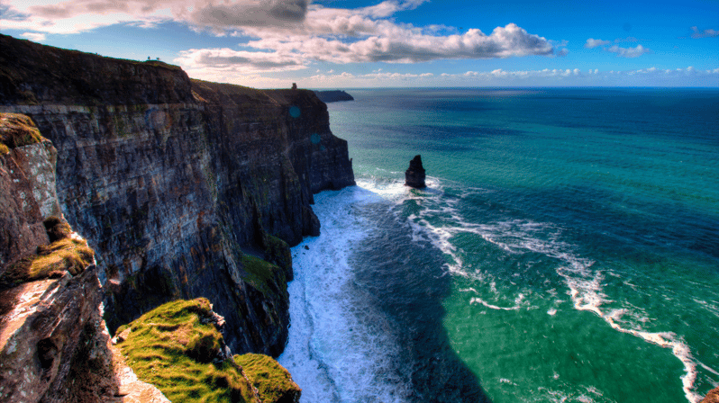 Dublin: Cliffs of Moher, Ennis, & Bunratty Castle Day Tour - Ennis: the friendliest pause in your Clare day