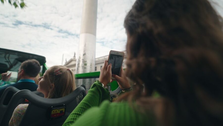 Dublin: Cruise Excursion Hop-On Hop-Off Tour & Rail Ticket - College Green and Trinity College: the Book of Kells moment