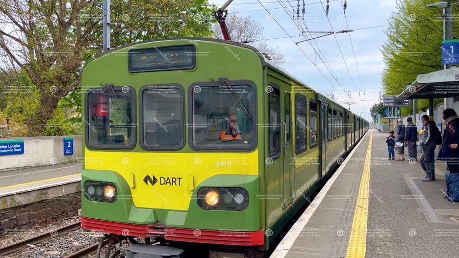 Dublin: Cruise Excursion Hop-On Hop-Off Tour & Rail Ticket - O’Connell Street, GPO, and the city center sweep