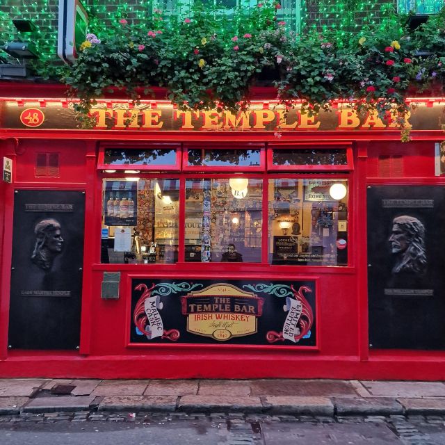 Dublin: Dublin City Highlights Private Guided Walking Tour - A private 3-hour route that helps you read Dublin