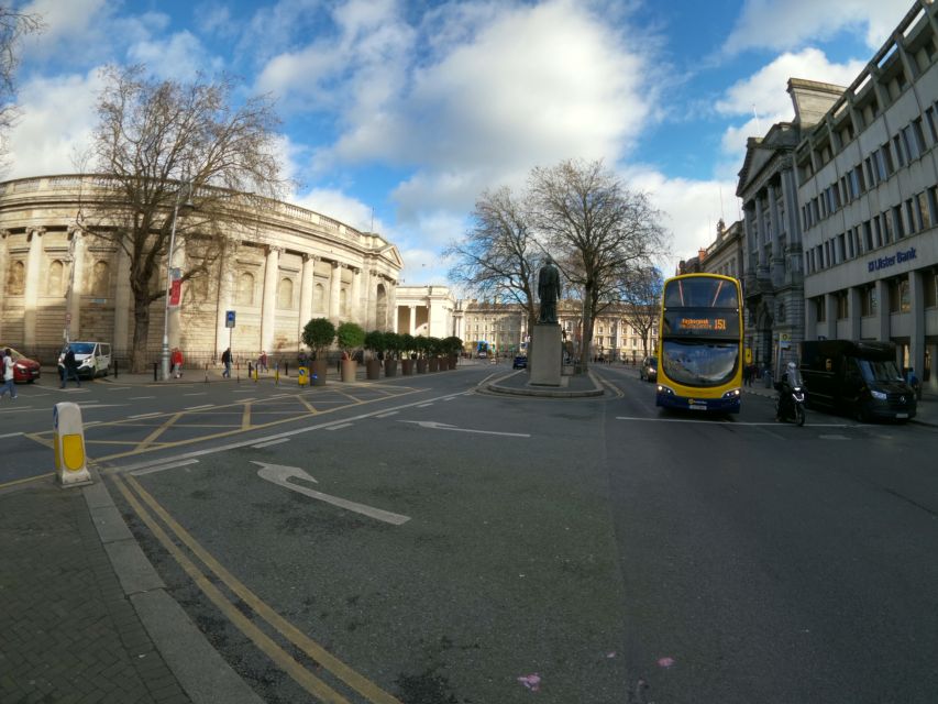 Dublin: Dublin City Highlights Private Guided Walking Tour - Trinity College: Book of Kells and the Brian Boru Harp (without entrance stress)