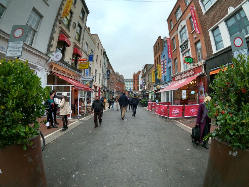Dublin: Dublin City Highlights Private Guided Walking Tour - Molly Malone and Grafton Street: folklore plus street life