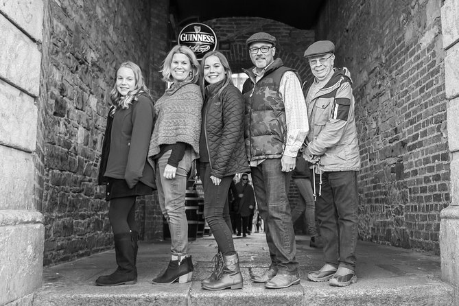 Dublin Family Adventure: Cherished Memories in Every Photo - Your 90 Minutes Around Dublin: How the Session Flows