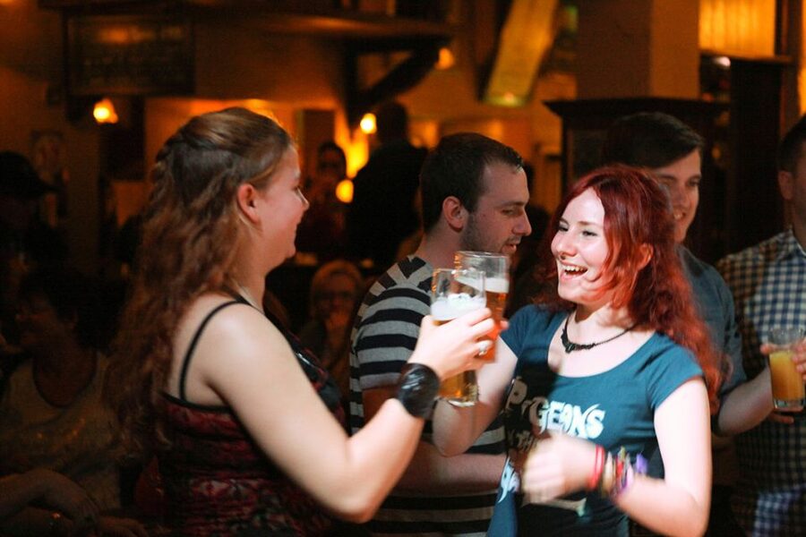 Dublin: Generation Pub Crawl - Finding 4 Dame Lane: The Easy Start to Dublin Nightlife