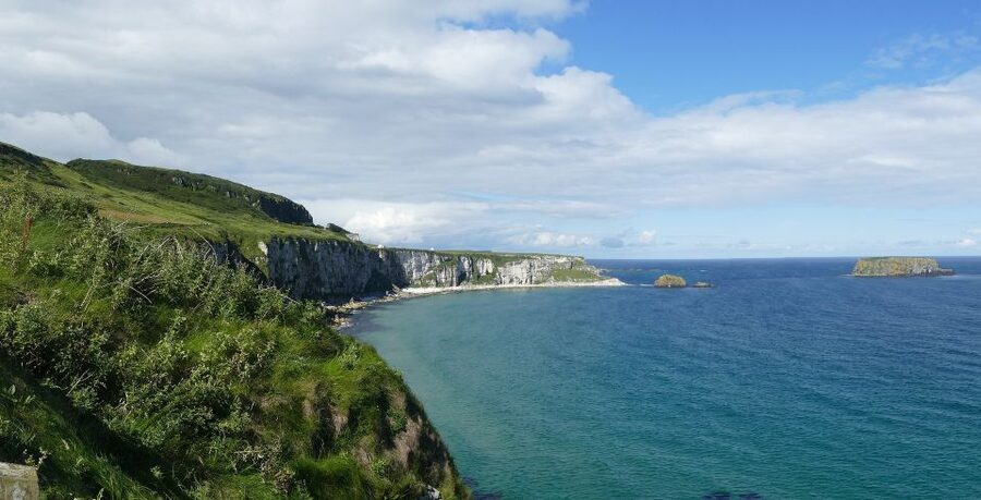 Dublin: Giant's Causeway & Glens of Antrim Day Tour - Giant’s Causeway: basalt columns, crowds, and rope-bridge expectations