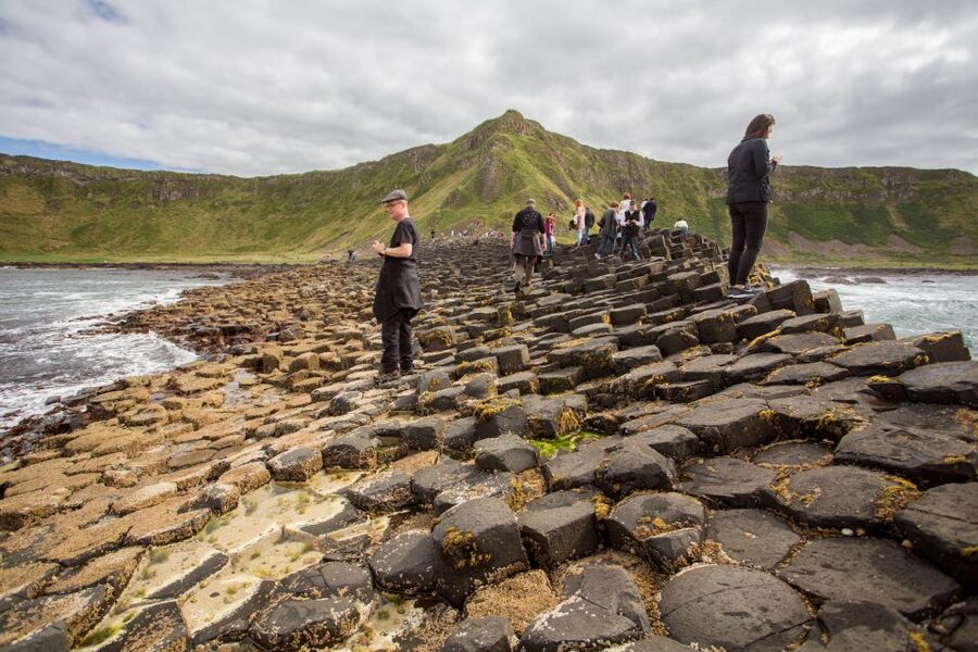 Dublin: Giant's Causeway & Glens of Antrim Day Tour - Dunluce Castle: a fast look at medieval ruins