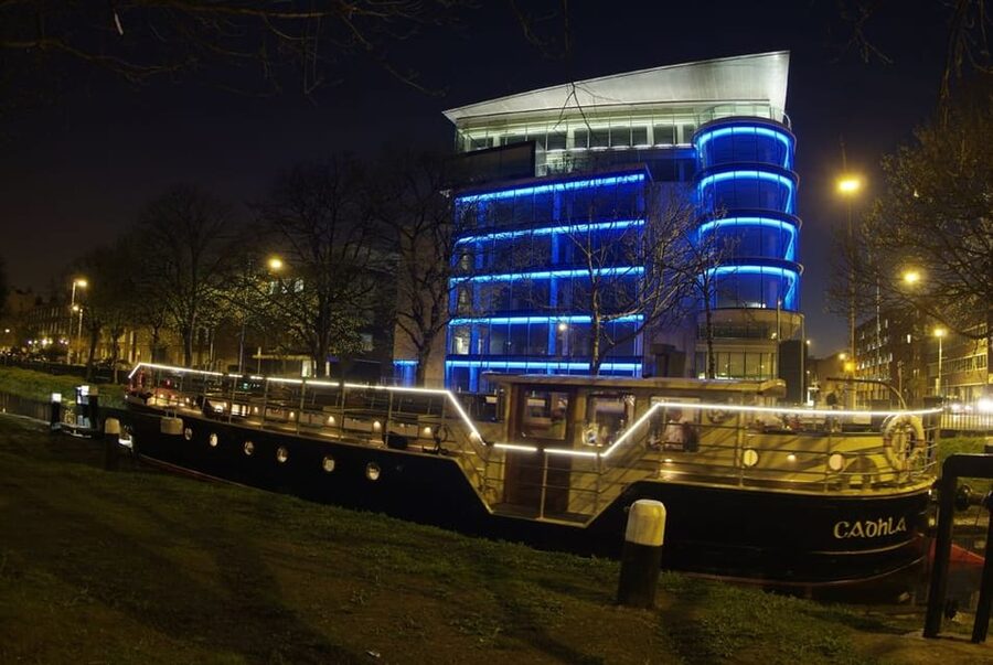 Dublin: Grand Canal Cruise with Dinner - 3 Courses, House Wine, or Beer: How the Dinner Works
