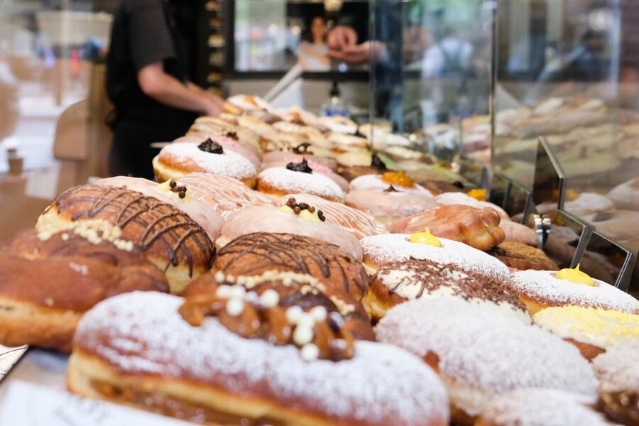 Dublin: Guided Delicious Donut Tour with Tastings - The Irish Churros Stop: Expect a Sweet Surprise