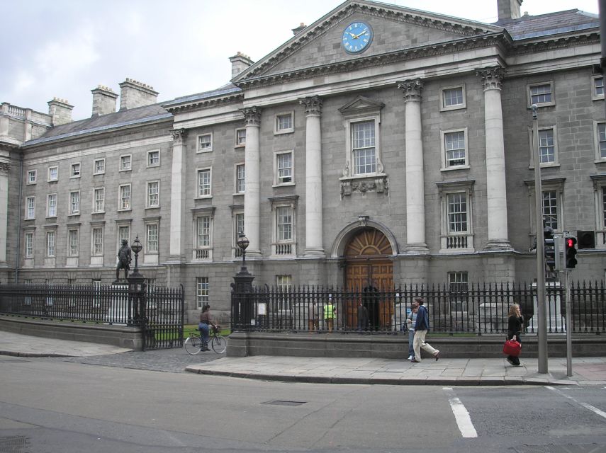 Dublin: Highlights and Hidden Corners Walking Tour - Crann an Óir to City Hall: Dublin’s official face and the streets behind it