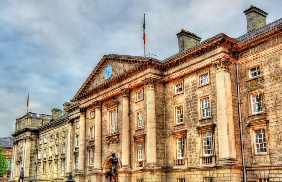Dublin: Historical and Cultural Historical Walking Tour - Temple Bar stop (15 minutes): where the streets feel lively