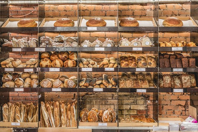 Dublin Historical Centre Food Tour with 8 Food Tastings & Drinks - Irish cheese stop: a tasting that turns snacking into culture