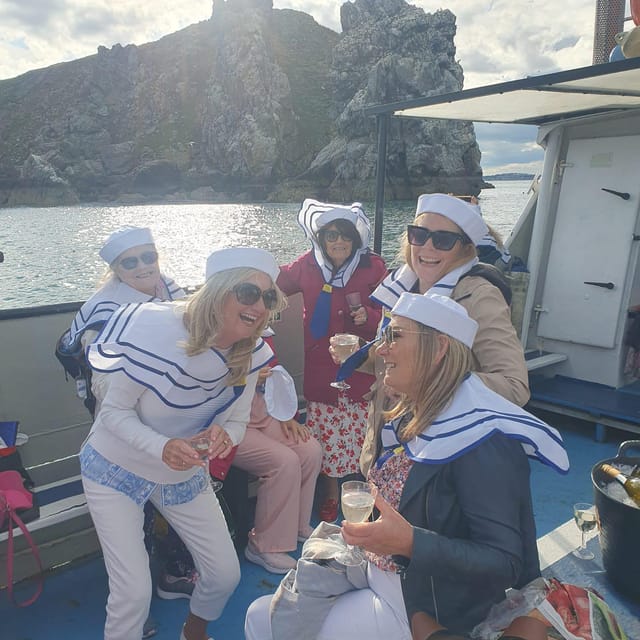 Dublin: Howth Cliffs and Lighthouse Boat Tour - Howth Pier to the Boat: what your start feels like