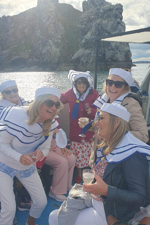 Dublin: Howth Cliffs and Lighthouse Boat Tour - Howth Lighthouse and Ireland’s Eye: landmark moments that anchor your photos