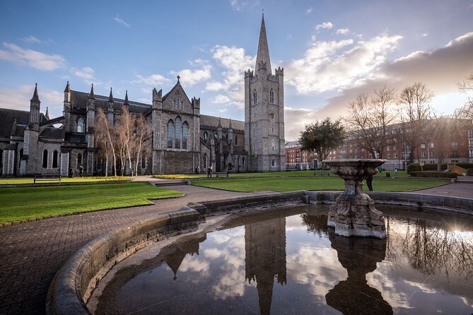 Dublin in a Day: Dublin Castle, Book of Kells, Guinness & Whiskey - Meeting Molly Malone: an easy start point