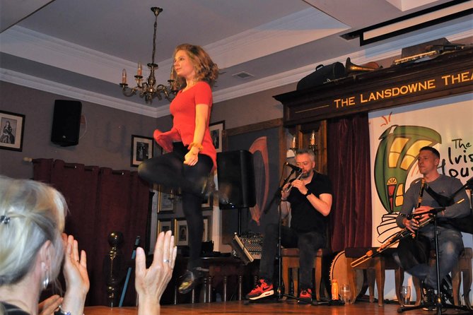 Dublin Irish House Party Live Show, Dinner Option Available - Stop 1: The Irish House Party Show (Music, Dancing, Stories)