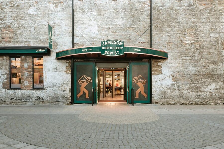 Dublin: Jameson Distillery Secret Whiskey Tasting Experience - JJ’s Office: why the secret-room setting improves the tasting