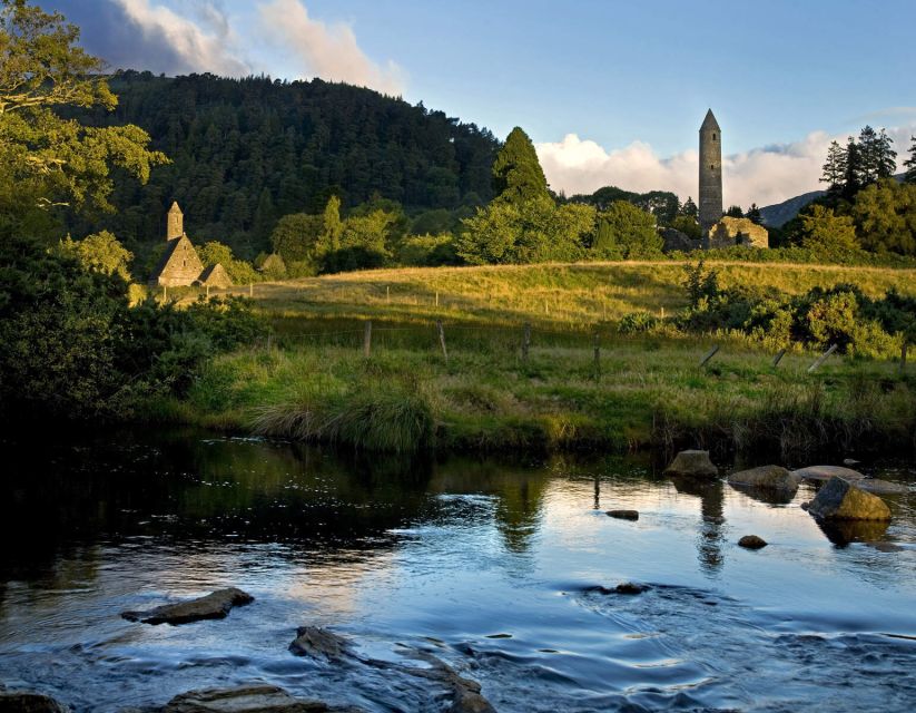 Dublin: Kilkenny, Wicklow & Glendalough Tour & Sheepdog Show - The short guided stop on the way: a 45-minute palate cleanser