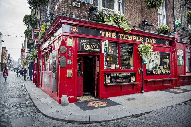 Dublin Old Town: Famous Pubs Exploration Game and Tour - Key Points I Think You’ll Care About