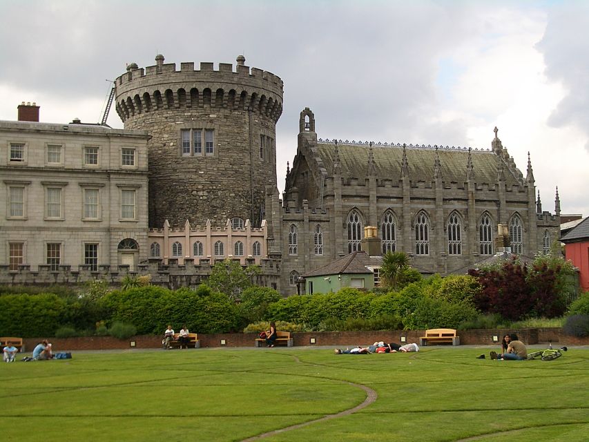 Dublin: Private Tour of City Monuments in Spanish - City Hall to Molly Malone: Dublin’s civic core and first photo angles