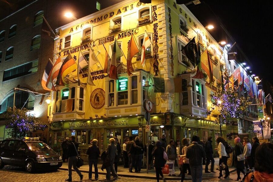 Dublin Temple Bar Night Tour - Symbols, nicknames, and the small clues pubs leave you
