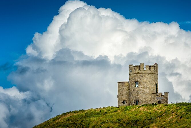 Dublin to Cliffs of Moher, Ennis Town & Bunratty Castle Day Tour - Bunratty Castle & Folk Park: Medieval Defenses, Then 19th-Century Life