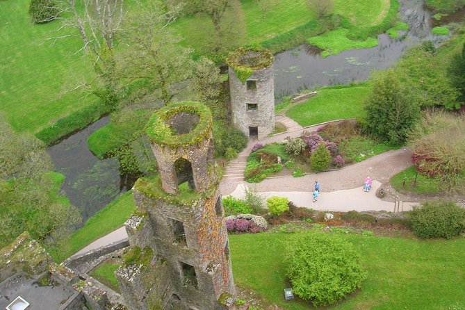 Dublin to Rock of Cashel, Cork City & Blarney Castle Guided Tour - Bus comfort, Wi-Fi, and the sound check reality