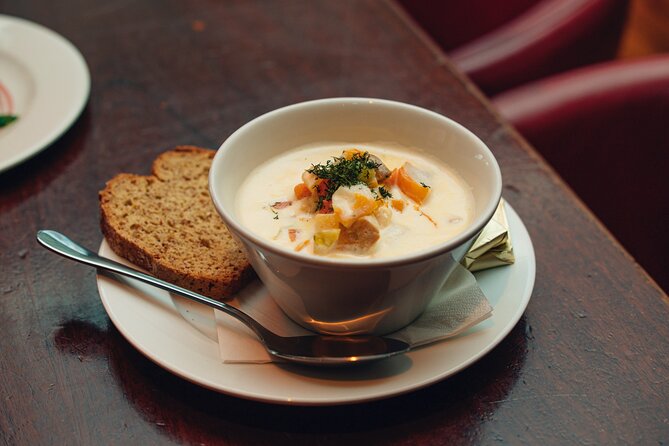 Dublin Traditional Irish 3 Course Meal Walking Tour with Local - Should you book it?