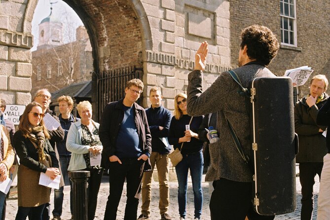 Dublin Traditional Irish Music Walking Tour with Live Performance - Dublin Castle area and the famous steps: seeing power up close