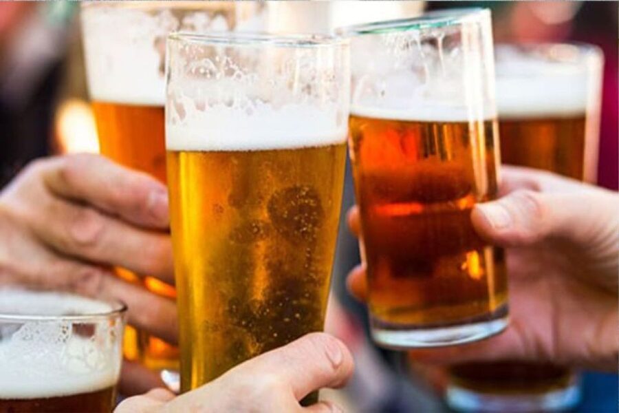 Dublin: Traditional Pubs Walking Tour with Local Guide - The 3-hour flow: walking between four pubs off the beaten path