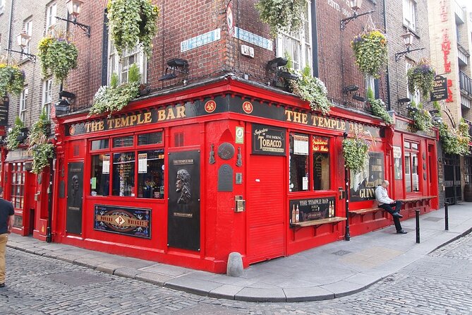 Dublin Walking Tour: Explore Top Sights & Hidden Gems - Temple Bar on Foot: Pubs, Street Performers, and 17th-Century Streets