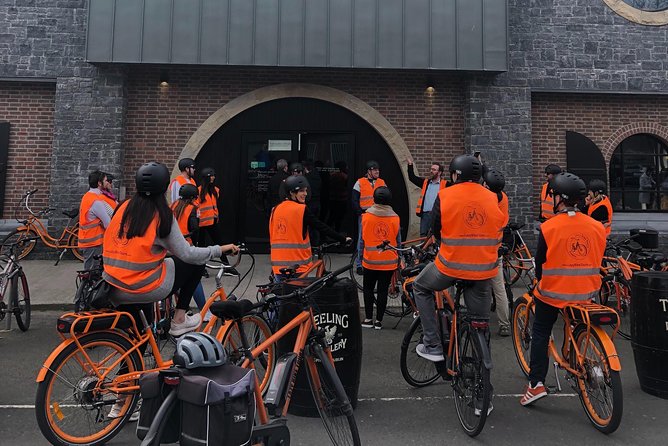 E-Bike & Bike Tour with a Local Guide in Dublin - How the guide keeps the group together (and you safe)