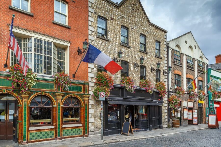 Eco Bike Tour of Dublin City Top Attractions and Nature - Temple Bar and the Liffey: the ride-back that feels like Dublin