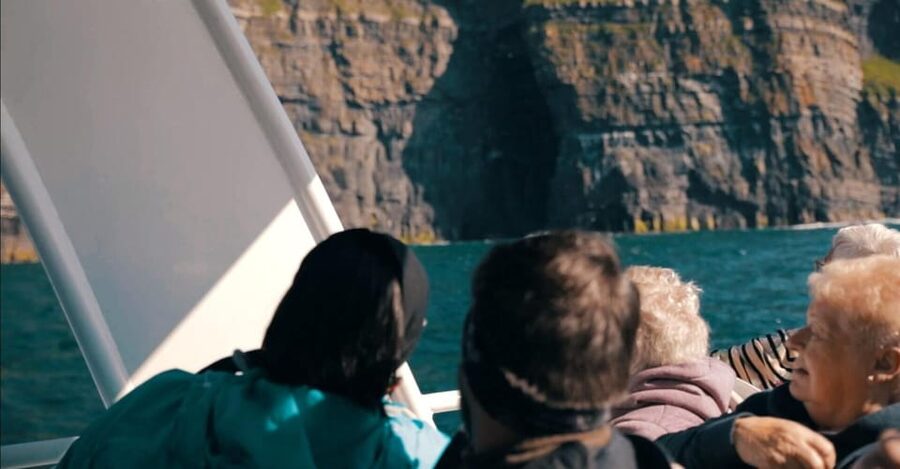 From Dublin: Galway + Cliffs of Moher Boat Cruise in Spanish - Doolin Stop: A Short Village Break Before the Cliffs Cruise
