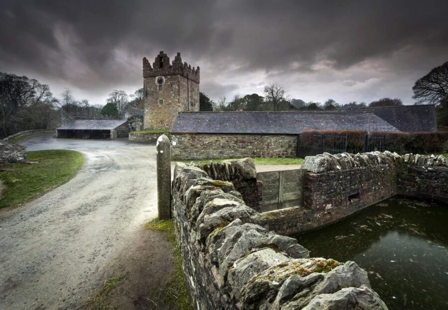 From Dublin: Game of Thrones Winterfell Locations Tour - Strangford lunch: a real break with real choices
