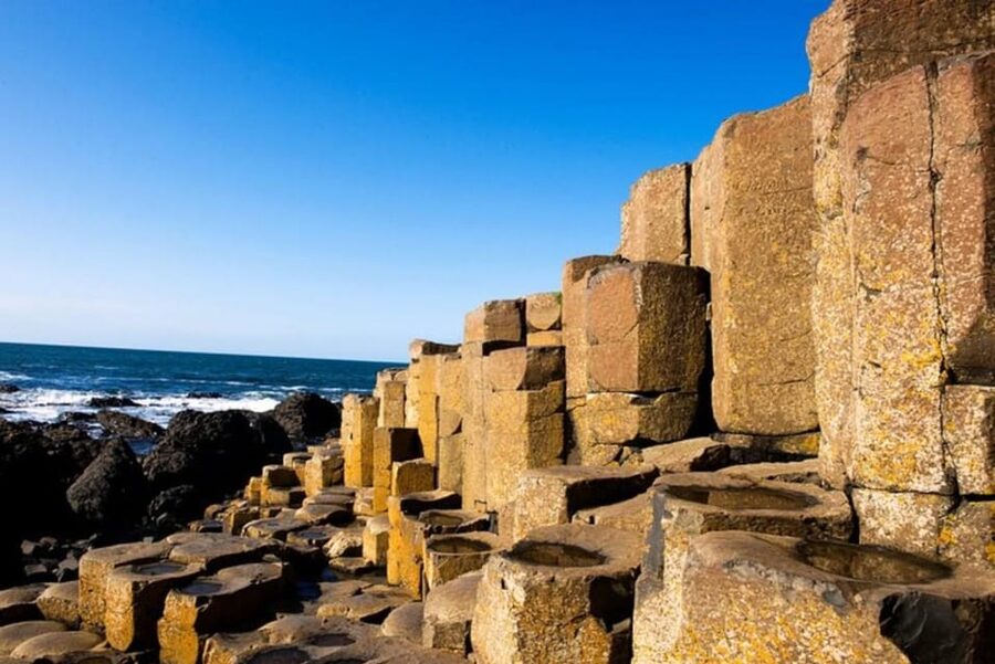 From Dublin: Giant's Causeway, Dark Hedge & Belfast Tour - Leaving Dublin for Northern Ireland: why the bus time matters