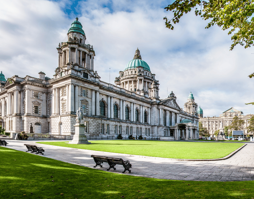 From Dublin: Giant's Causeway, Dark Hedge & Belfast Tour - Belfast in 105 minutes: what you can do without feeling rushed